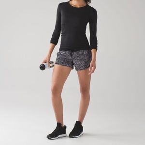 Lululemon Hotty Hot Short (2 1/2")
